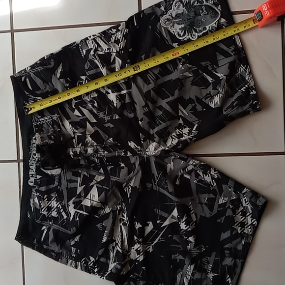 OCEAN CORE N BNWOT SZ 36 MENS BLK w GREY n WHITE BOARD SHORTS - Picture 3 of 12